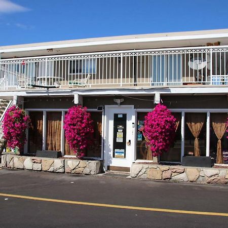 Plaza Motel Penticton Exterior photo