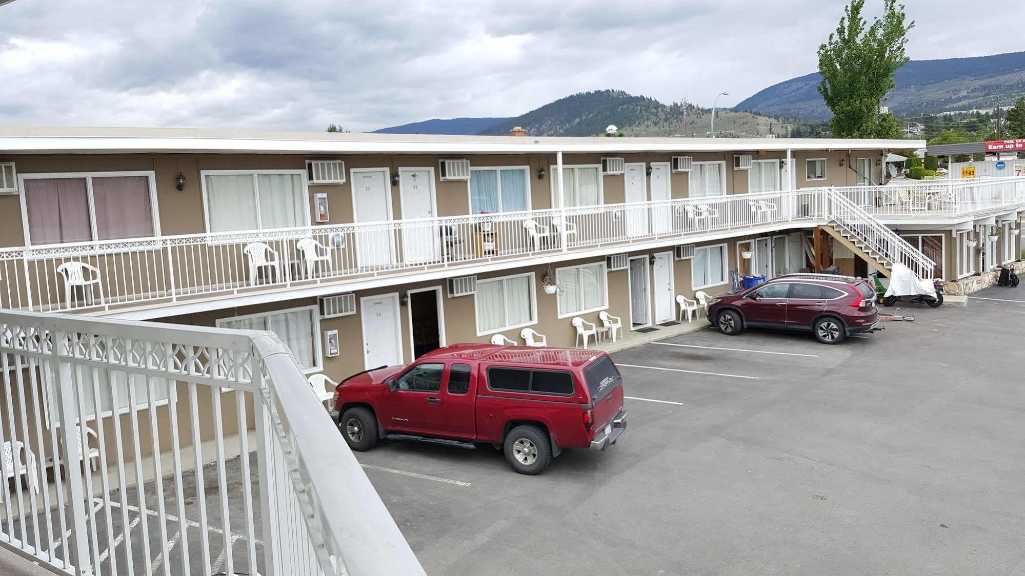 Plaza Motel Penticton Exterior photo