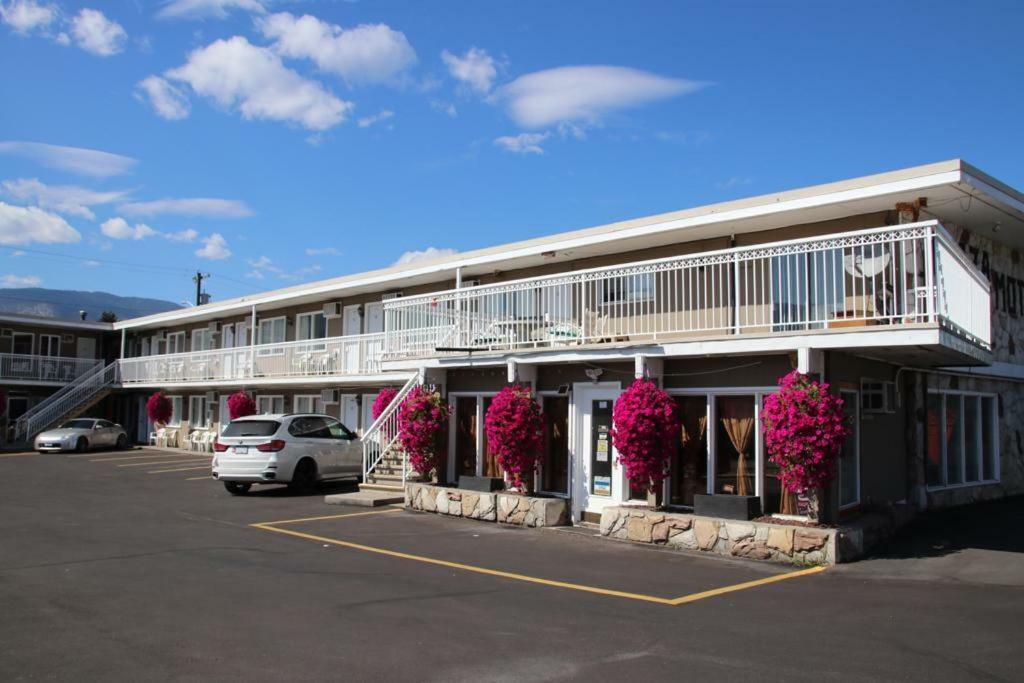 Plaza Motel Penticton Exterior photo